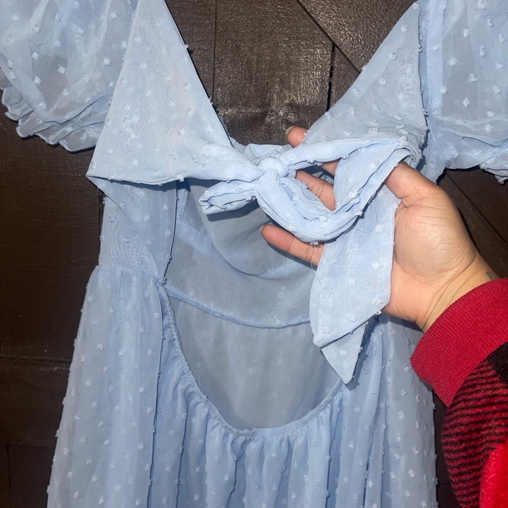 Baby blue backless dress - Picture 2 of 4